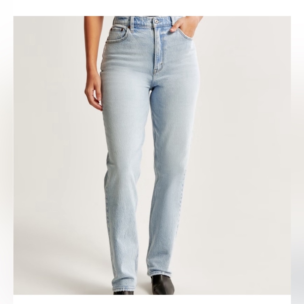 Abercrombie 90s Ultra High Rise Slim Straight Jeans